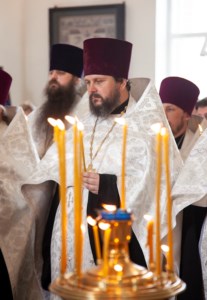Митрополит Лонгин совершил отпевание иерея Александра Сычева