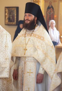 Божественная литургия на Архиерейском подворье — храме во имя святого апостола и евангелиста Иоанна Богослова при СПДС