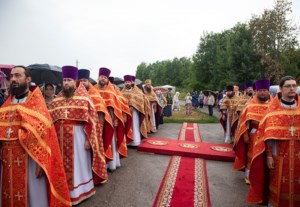Божественная литургия в Вавиловом Доле