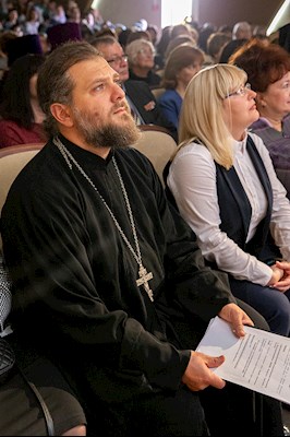 Митрополит Лонгин принял участие в пленарном заседании Покровских образовательных чтений