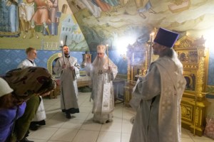 Митрополит Лонгин совершил чин Великого освящения воды