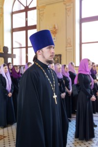 Литургия Преждеосвященных Даров на Архиерейском подворье — в храме во имя святого апостола и евангелиста Иоанна Богослова при СПДС