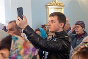 Божественная литургия в храме в честь Покрова Пресвятой Богородицы г. Петровска