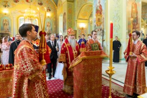 Таинство Венчания в Покровском храме г. Саратова