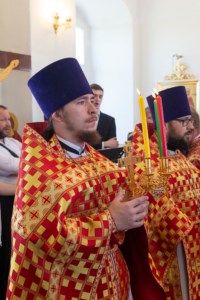 Божественная литургия в храме в честь Воскресения Христова с. Ивано-Языковка Аткарского района