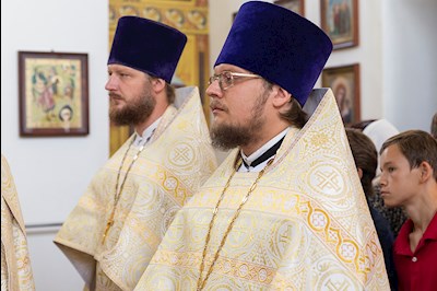 Божественная литургия в храме во имя святителя Митрофана, епископа Воронежского, г.Саратова