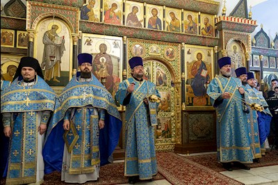 Божественная литургия на Архиерейском подворье – в храме в честь иконы Божией Матери «Утоли моя печали» г. Саратова