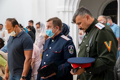 Божественная литургия в храме святителя Тихона, Епископа Воронежского, Задонского чудотворца г. Саратова