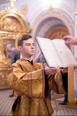 Митрополит Игнатий совершил Божественную литургию в Свято-Троицком кафедральном соборе г. Саратова
