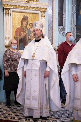 Митрополит Игнатий совершил Божественную литургию в Свято-Духовском соборе г. Саратова