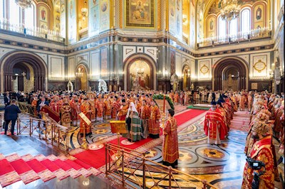 Митрополит Игнатий принял участие в Божественной литургии в Храме Христа Спасителя