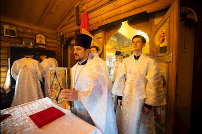 Митрополит Саратовский и Вольский Игнатий совершил Божественную литургию в храме Преображения Господня п. Соколовый