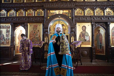 Митрополит Игнатий совершил Божественную литургию в Крестовоздвиженском храме г. Хвалынска