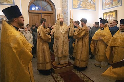 Митрополит Игнатий совершил Великое освящение храма святителя и Чудотворца Николая села Долгий Буерак Гагаринского района г. Саратова и Божественную литургию в новоосвященном храме