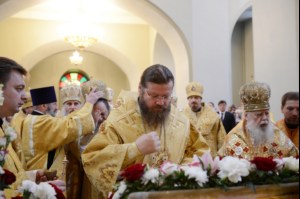 Митрополит Лонгин сослужил Святейшему Патриарху Кириллу во время малого освящения Вознесенского собора Вознесенского женского монастыря Тамбова и всенощного бдения