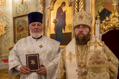 Митрополит Игнатий совершил ночную Божественную литургию в Покровском соборе г. Саратова