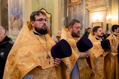Митрополит Игнатий совершил Божественную литургию и молебен на новый год в Покровском соборе г. Саратова