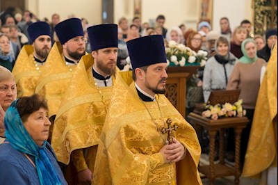 Митрополит Игнатий совершил Божественную литургию в соборном храме святителя Спиридона Тримифунтского г. Саратова