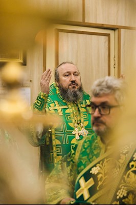 Архиереи Саратовской митрополии совершили Божественную литургию в соборном храме святого благоверного князя Александра Невского г. Ртищево