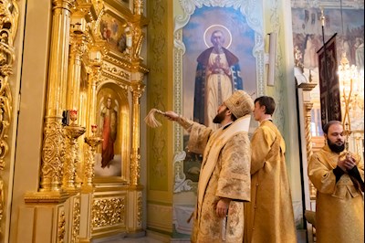 Митрополит Игнатий совершил Божественную литургию и молебен на новый год в Покровском соборе г. Саратова