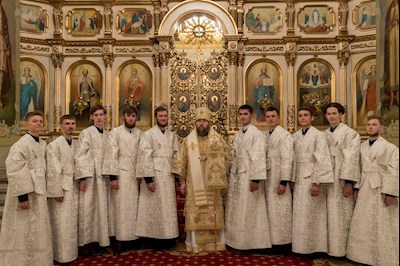 Митрополит Игнатий совершил ночную Божественную литургию в Покровском соборе г. Саратова