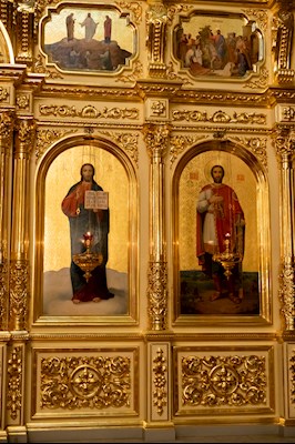 Митрополит Игнатий совершил Божественную литургию и молебен на новый год в Покровском соборе г. Саратова