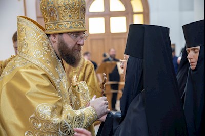 Митрополит Игнатий совершил Божественную литургию в Свято-Алексиевском женском монастыре г. Саратова