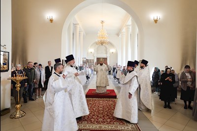 Митрополит Игнатий совершил Божественную литургию в кафедральном соборе Живоначальной Троицы г. Вольска