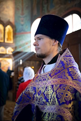 Митрополит Игнатий совершил Божественную литургию в Крестовоздвиженском храме г. Хвалынска