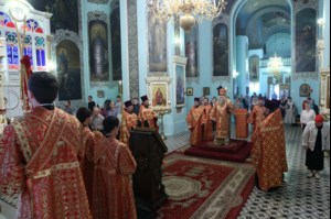 Всенощное бдение в Духосошественском кафедральном соборе Саратова