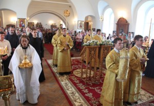 Божественная литургия в Спасо-Преображенском мужском монастыре Саратова