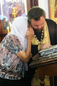 Божественная литургия в храме во имя святителя Тихона, епископа Воронежского, Задонского чудотворца, города Саратова