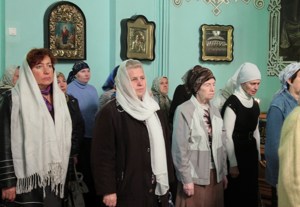Всенощное бдение c Чином Воздвижения Креста в Духосошественском соборе города Саратова