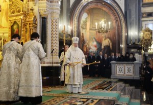 Митрополит Лонгин принял участие в Патриаршем богослужении в Храме Христа Спасителя в день открытия Рождественских чтений