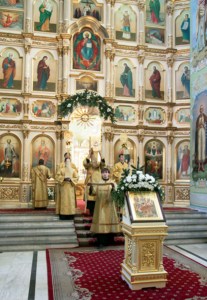 Божественная литургия в храме в честь Покрова Пресвятой Богородицы города Саратова