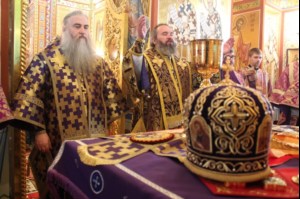 Божественная литургия в кафедральном соборе Казанской иконы Божией Матери г. Элисты