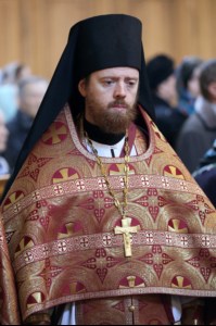 В Великий Четверг Митрополит Лонгин совершил Литургию Василия Великого и Чин умовения ног