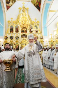 Митрополит Лонгин сослужил Святейшему Патриарху Кириллу на Божественной литургии в Спасо-Вознесенском соборе г.Ульяновска