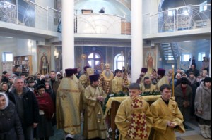 Божественная литургия в храме во имя Всех Святых, в земле Российской просиявших г. Саратова