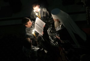 Великое повечерие с чтением канона преподобного Андрея Критского в храме в честь Покрова Пресвятой Богородицы г. Саратова