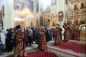 Вечерня в соединении с Литургией Василия Великого и Чин умовения ног в храме в честь Покрова Пресвятой Богородицы г.Саратова