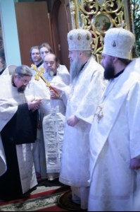 Заупокойная Литургия и панихида в Духосошественском кафедральном соборе Саратова