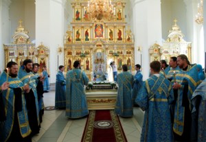 Всенощное бдение с чином Погребения Божией Матери в Свято-Троицком кафедральном соборе г. Вольска