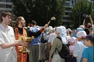 Божественная литургия в храме во имя святого великомученика Георгия Победоносца микрорайона Солнечный города Саратова