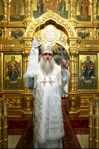 Митрополит Лонгин совершил Крещальную Литургию