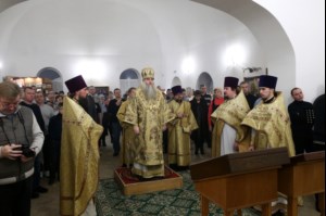 Божественная литургия в храме в честь Благовещения Пресвятой Богородицы г.Саратова
