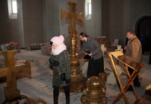 Освящены кресты и купола строящегося храма во имя святителя Спиридона Тримифунтского