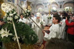 Рождественская Божественная литургия в Свято-Троицком кафедральном соборе Саратова