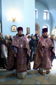 Божественная литургия в храме в честь Покрова Пресвятой Богородицы г.Петровска