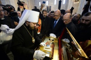 Божественная литургия в Базилике святителя Николая, архиепископа Мир Ликийских, чудотворца, в г. Бари (Италия) и торжественная передача частицы мощей святителя Николая для принесения в Россию